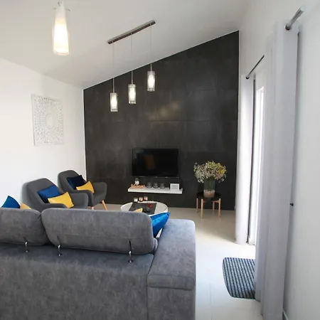 A Palmeira Αλμπουφέιρα